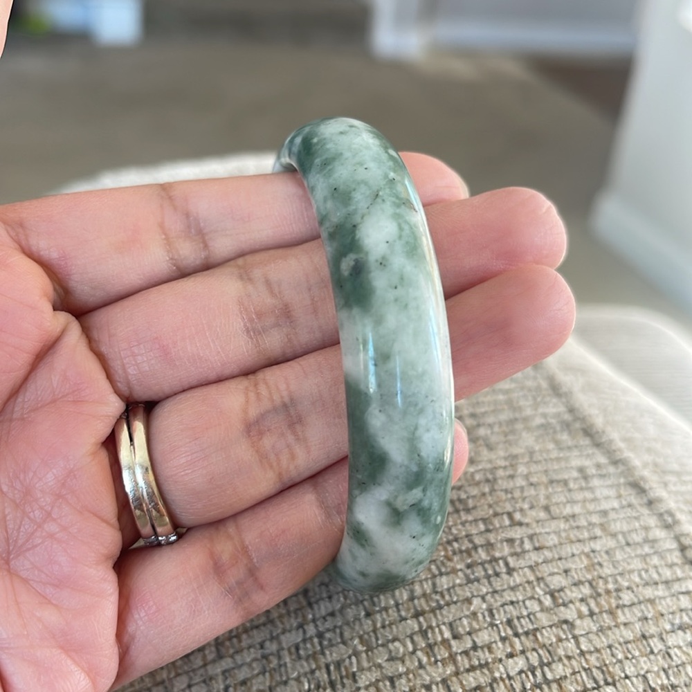 Jade Bangle - Picture 2 of 4